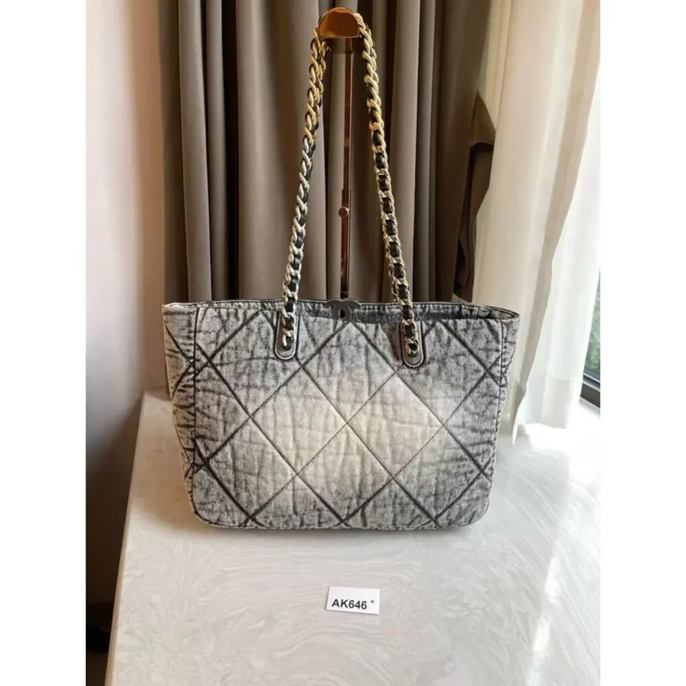 Chanel Women Pre-Loved Bag Very Good Condition